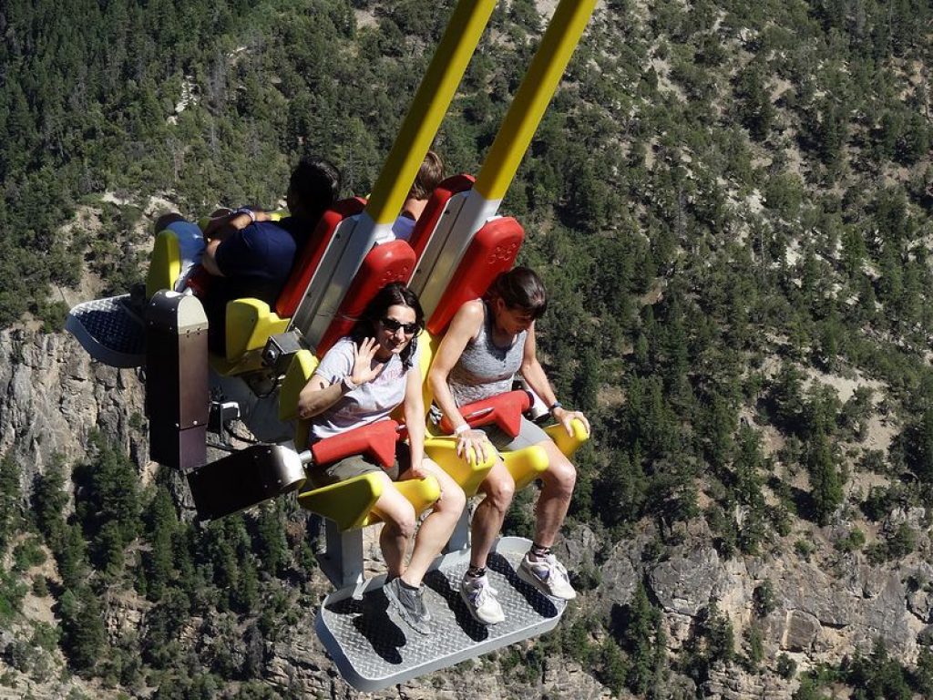 Высокие развлечения. Аттракцион giant Canyon Swing. «Гигантский каньон» (giant Canyon Swing),. Качели «гигантский каньон», штат Колорадо, США. Giant Canyon Swing), штат Колорадо.