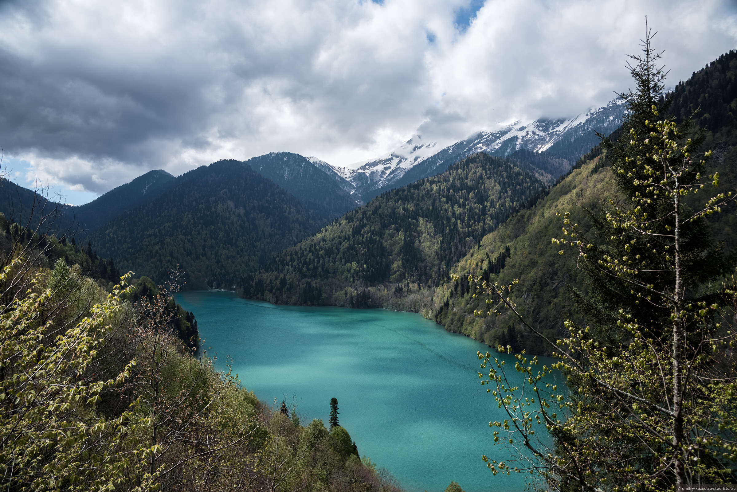 Высокогорное озеро Рица Абхазия