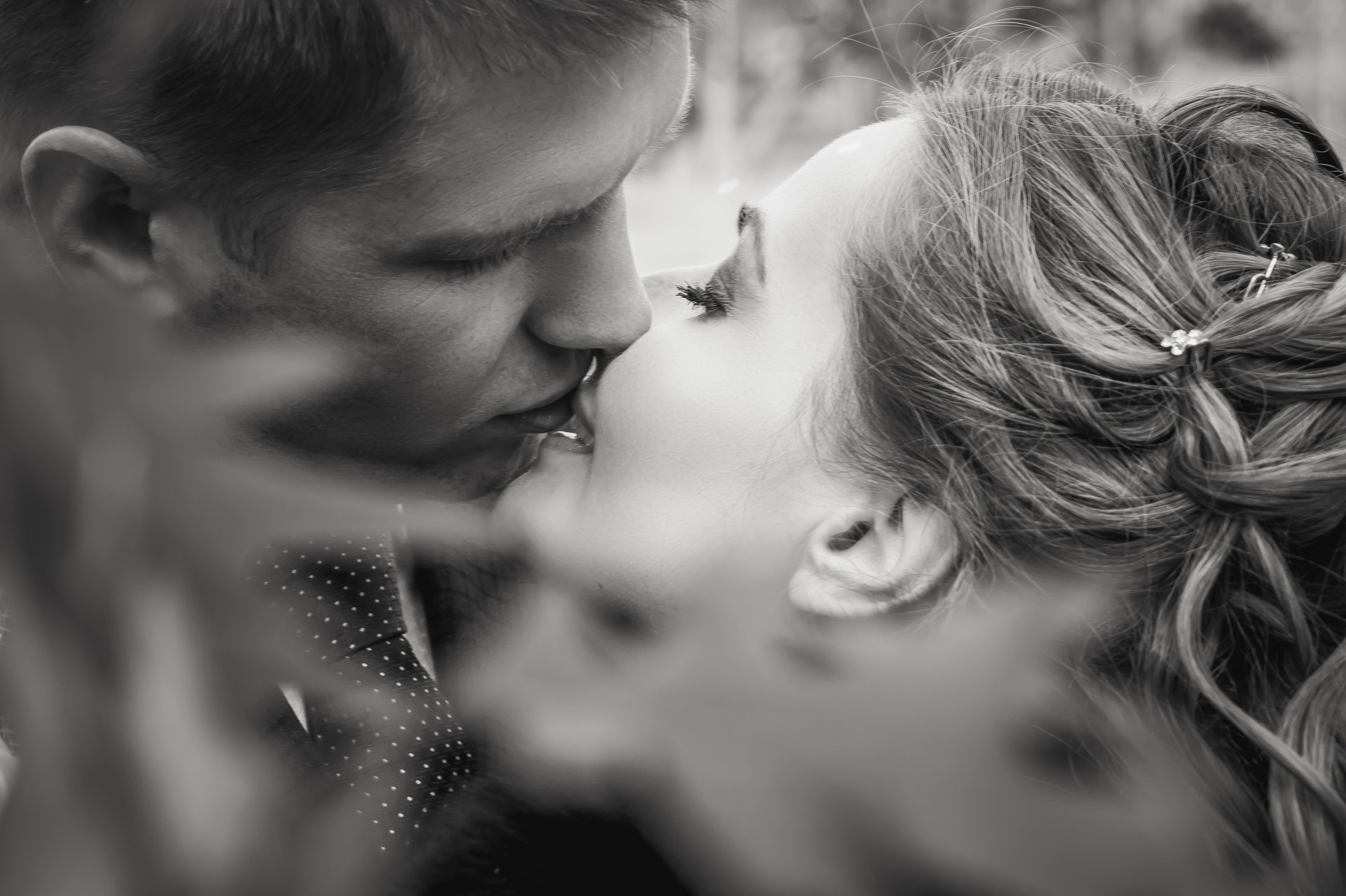 Поцелуй нежности любви. Нежный поцелуй. Нежный поцелуй фото. Красивый поцелуй. Нежный поцелуй влюбленных.